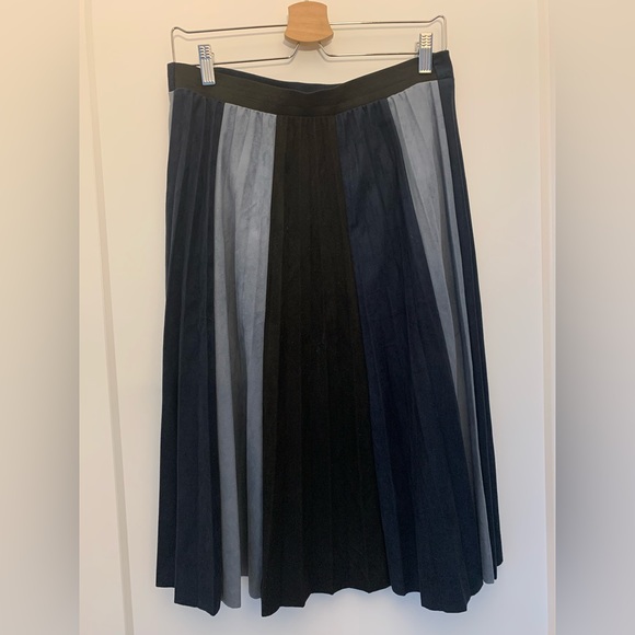 Zara Faux Suede Long Pleated Skirt Tri Color - Picture 2 of 5